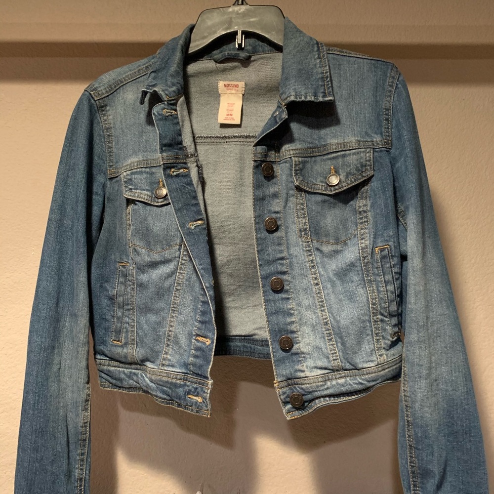 Cropped denim jacket